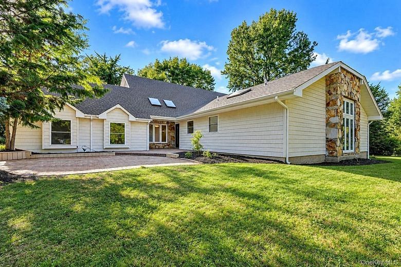 6 Cedarfield Terrace