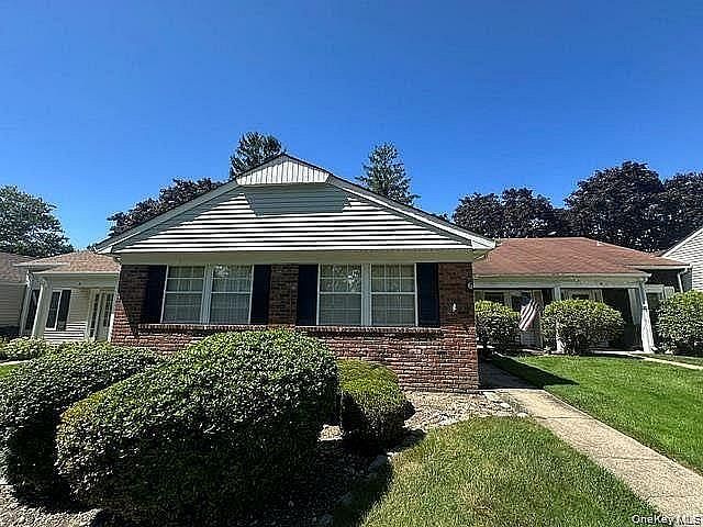 6 Cobblestone Way