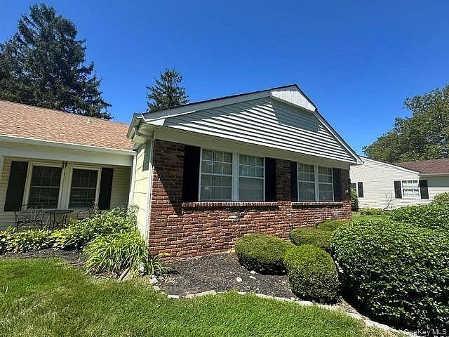 6 Cobblestone Way