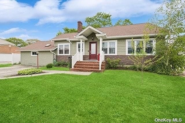 Image 1 of 18 for 6 Costello Avenue in Long Island, Bay Shore, NY, 11706