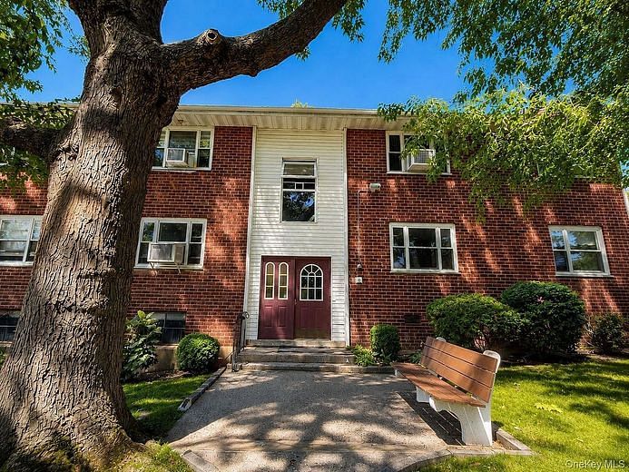 6 Dehaven Drive #1E