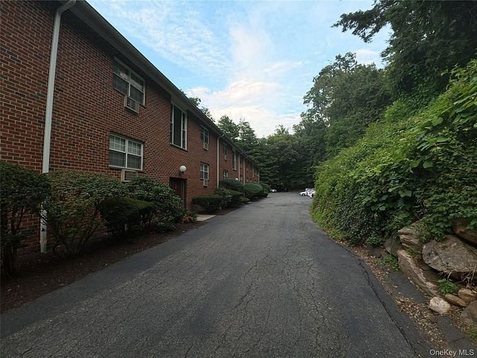 6 Dove Court #M
