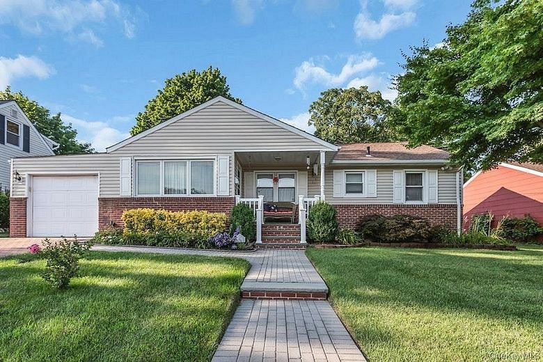 6 Emerald Drive