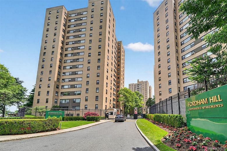 6 Fordham Hill Oval #14B