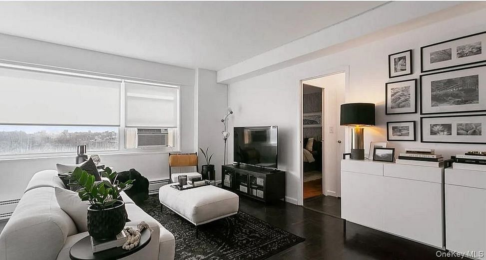 6 Fordham Hill Oval #8E