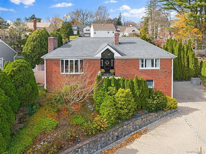 6 Hunting Ridge Road