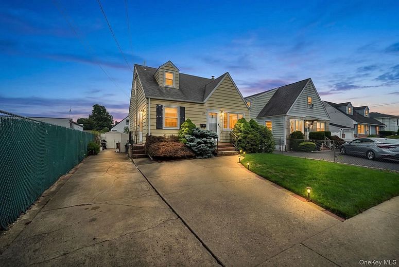 6 Lippold Street