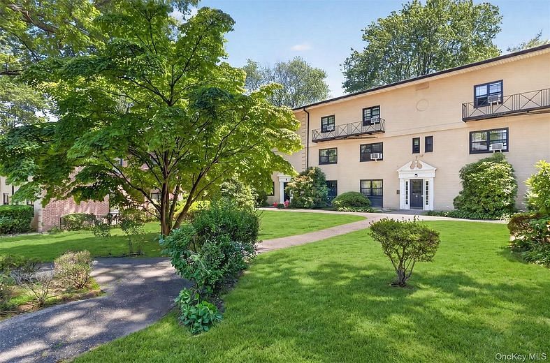 6 Manchester Road #2L