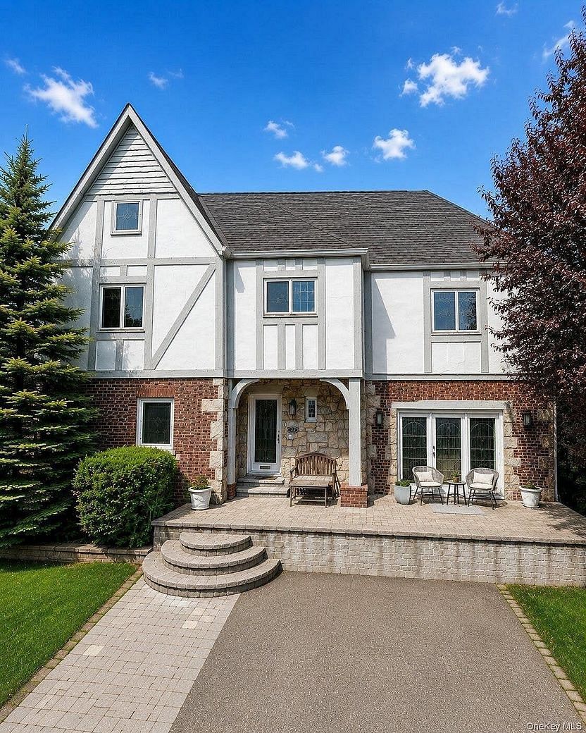 6 Manor Lane