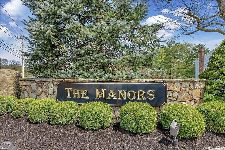 6 Manors Drive