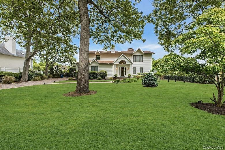 6 Mill Pond Road
