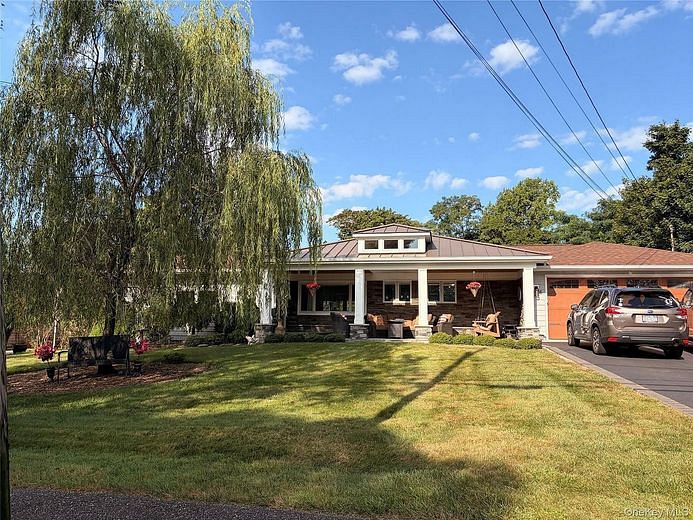 6 N Howells Point Road