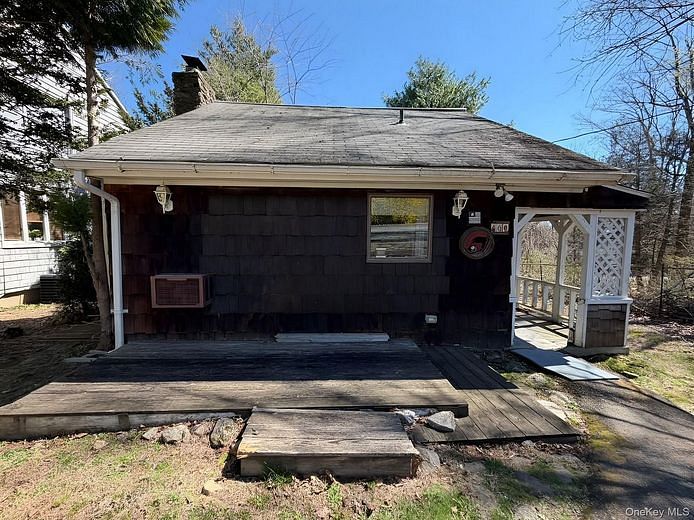 6 N Shenorock Drive
