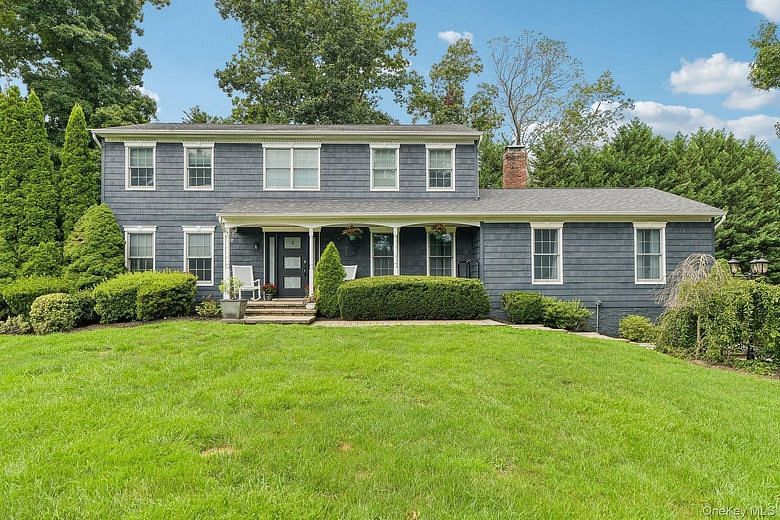 6 Pebble Hill Court