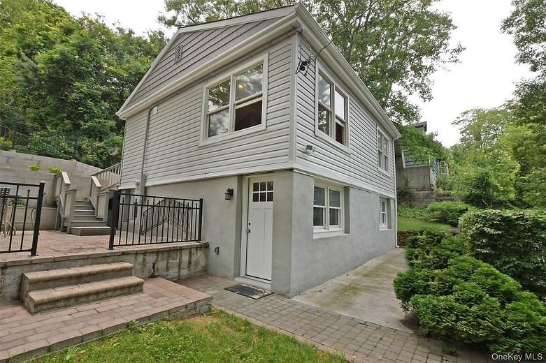 6 Southold Road