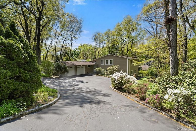 6 Split Oak Drive