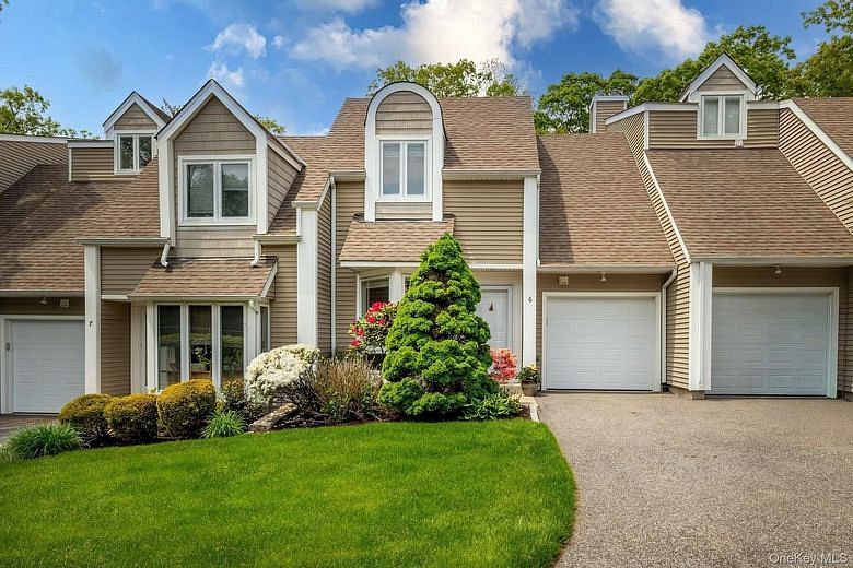 6 Spring Pond Drive
