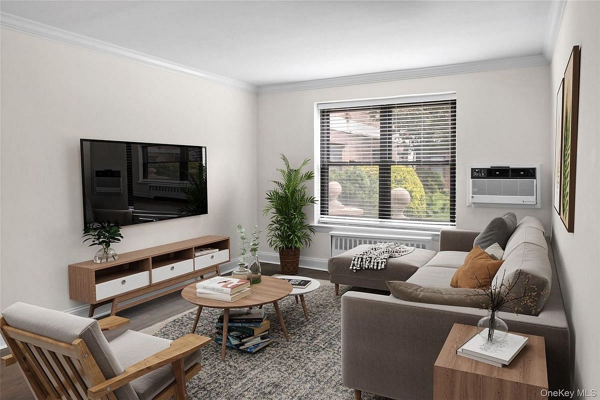 Image 1 of 21 for 6 West Mill Drive #1A in Long Island, Great Neck, NY, 11021