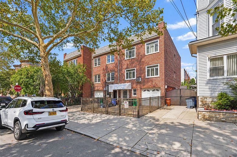 60-05 Catalpa Avenue