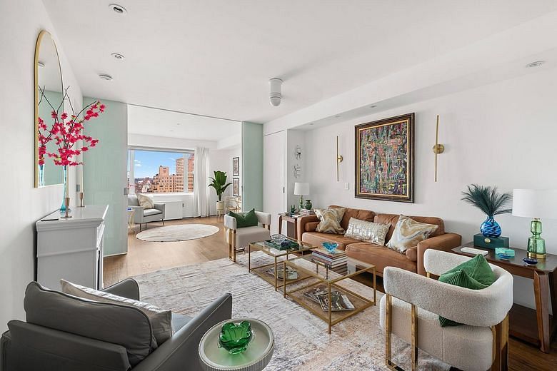 60 East 8th Street #18D