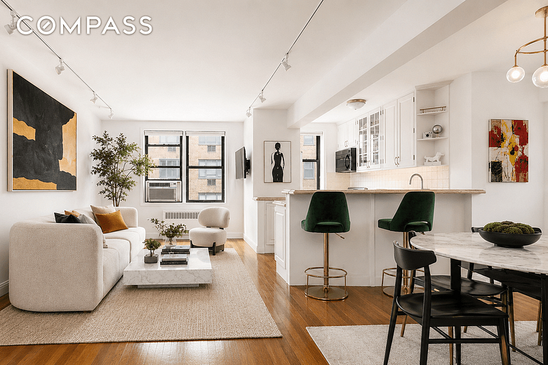 60 East 9th Street #428