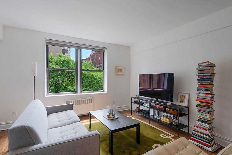 60 East 9th Street #515