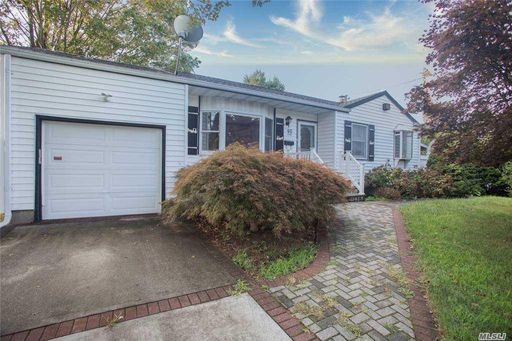 Image 1 of 1 for 60 Hale Street in Long Island, Brentwood, NY, 11717