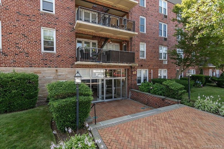 60 Hempstead Avenue #2C