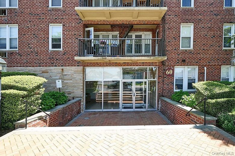60 Hempstead Avenue #3P