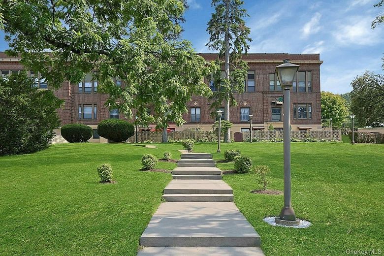 60 Kensico Road #13