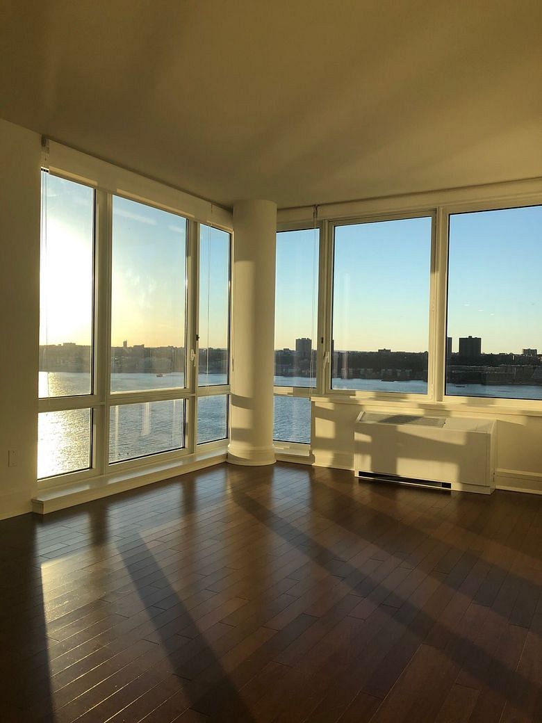 60 Riverside Boulevard #1805