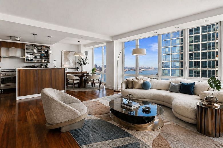 60 Riverside Boulevard #2802