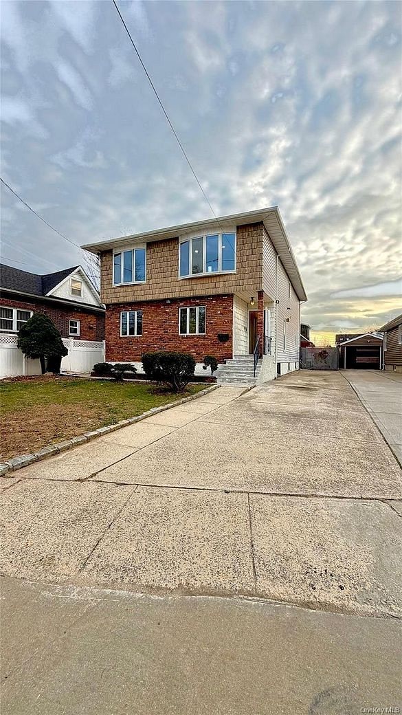 60 Saint Johns Avenue