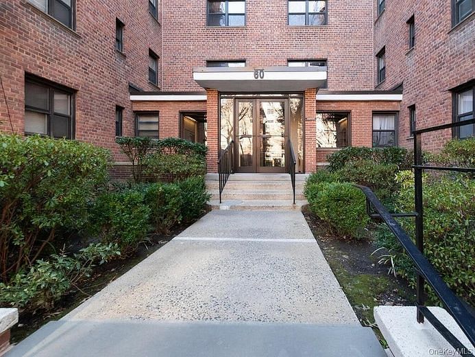 60 White Oak Street #2-H