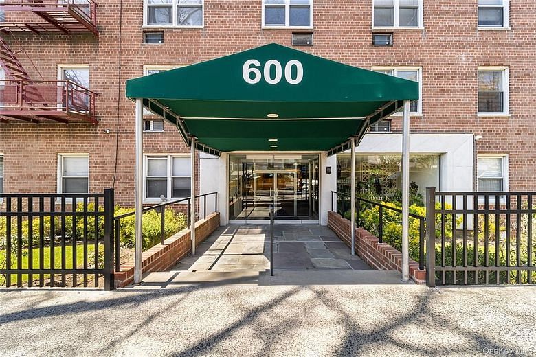 600 Locust Street #3G