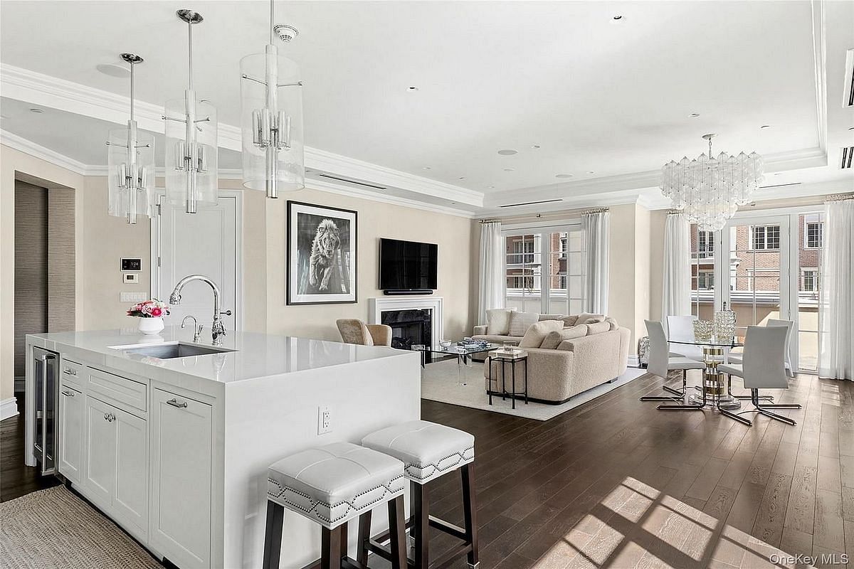 Image 1 of 27 for 6000 Royal Court #6012 in Long Island, North Hills, NY, 11040