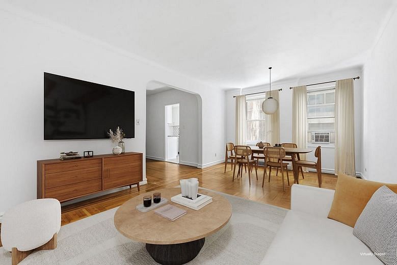 601 East 19th Street #4M