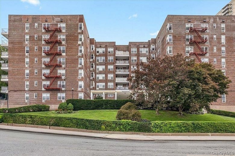 601 Kappock Street #1P