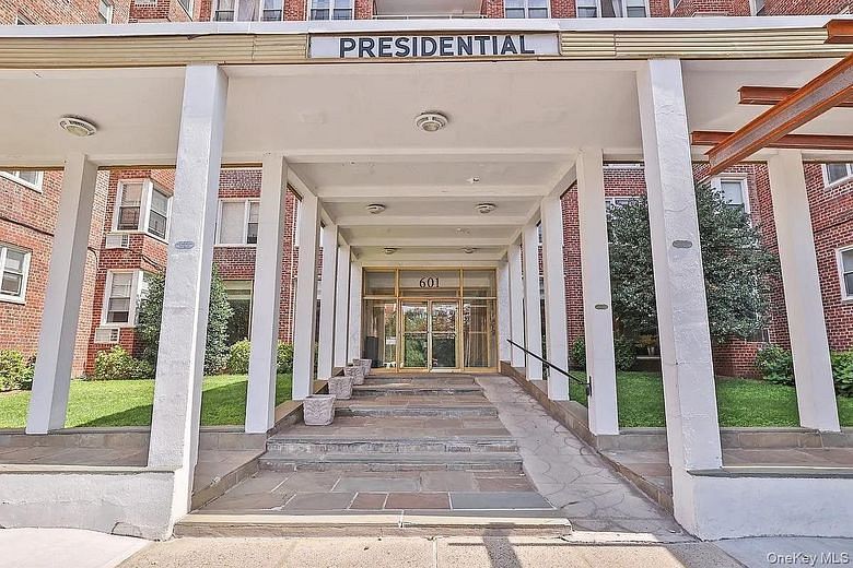 601 Kappock Street #3R