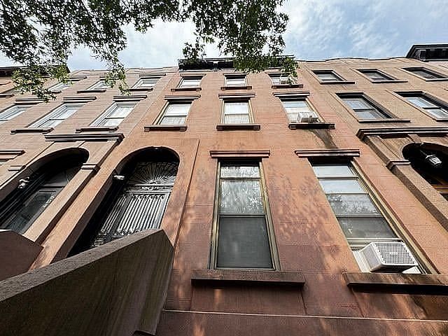 602 Henry Street