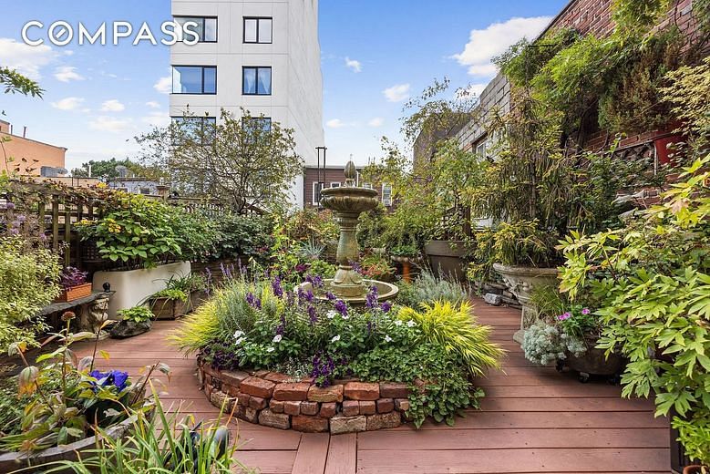 607 Manhattan Avenue #2