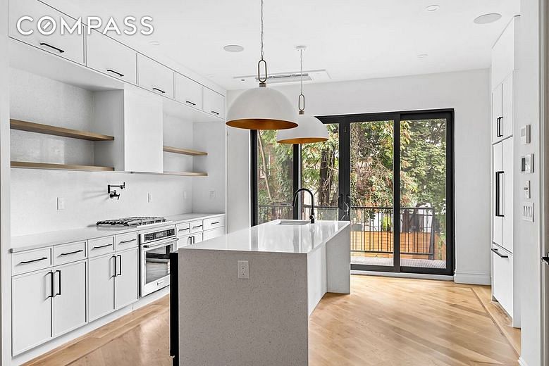 608 Van Buren Street