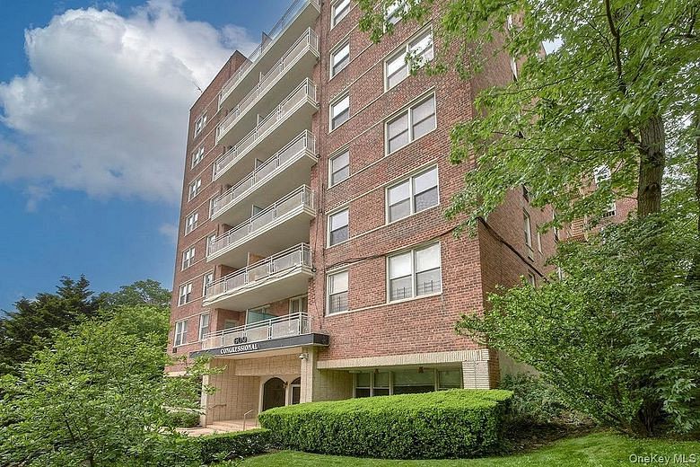 609 Kappock Street #3F