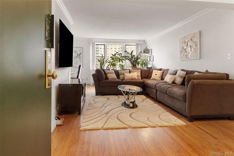 609 Kappock Street #8G