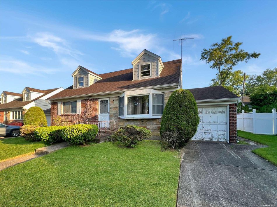 Image 1 of 4 for 131 Aster Drive in Long Island, New Hyde Park, NY, 11040
