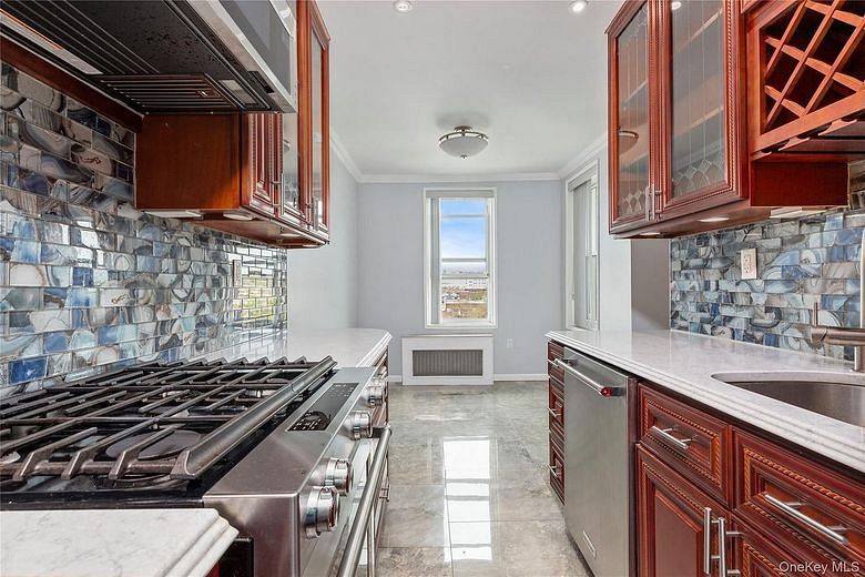 60th Street 34th Avenue #6D