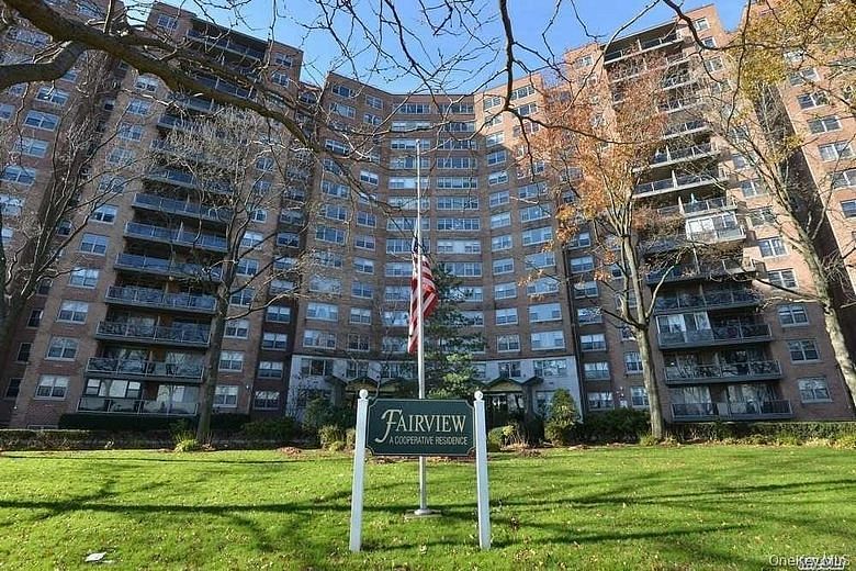 61-20 Grand Central Parkway #A 1002