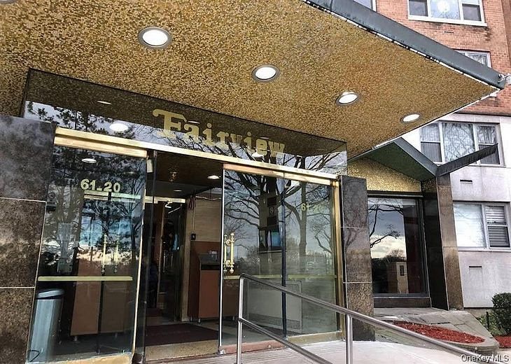 61-20 Grand Central Parkway #A 1205