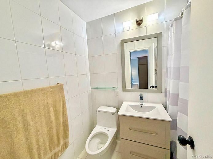 61-20 Grand Central Parkway #A1008