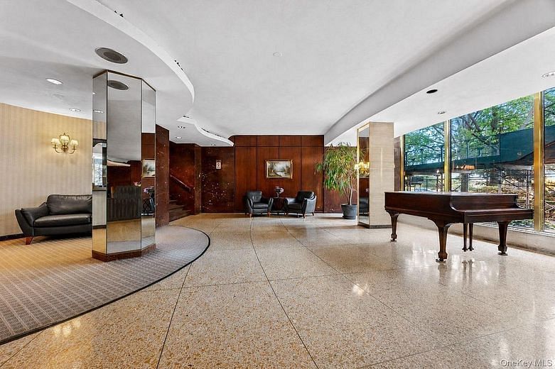 61-20 Grand Central Parkway #A1508